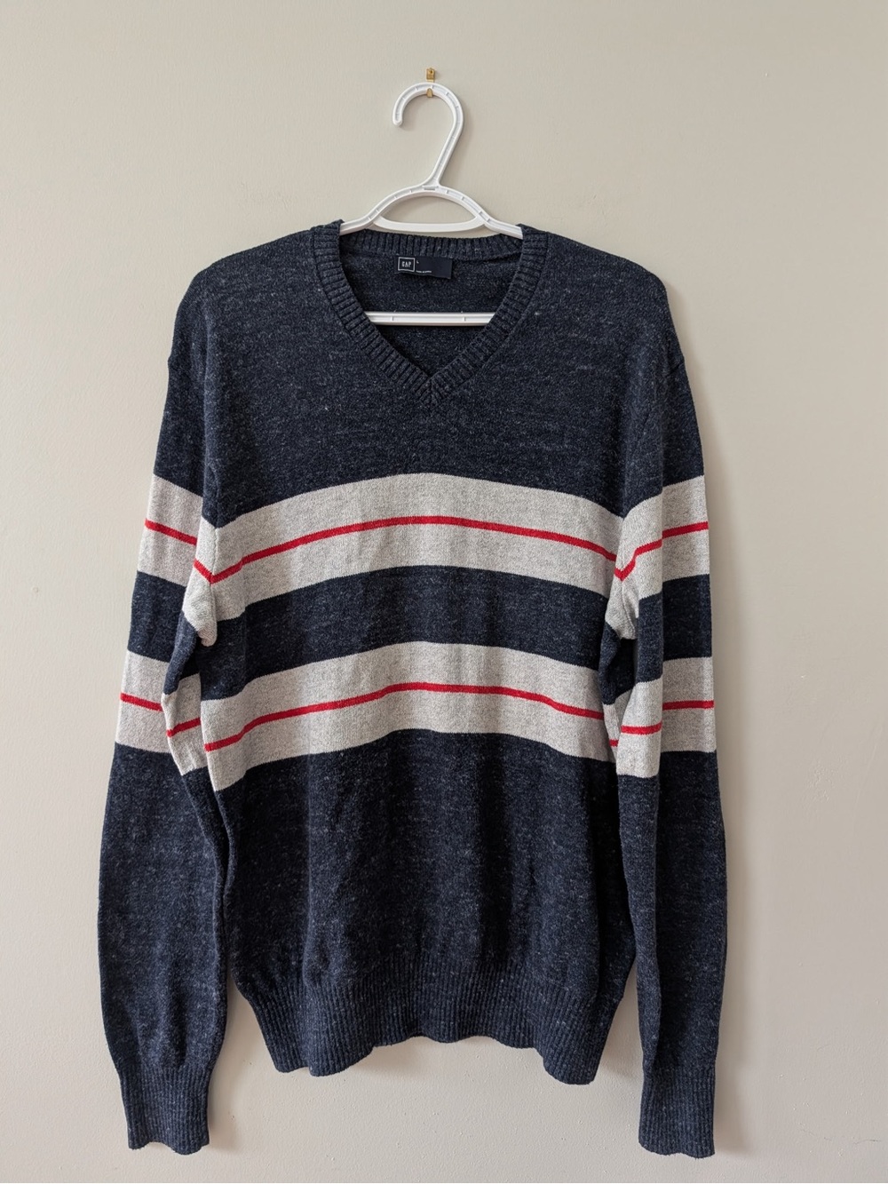 GAP Men’s Large V-Neck Striped Sweater